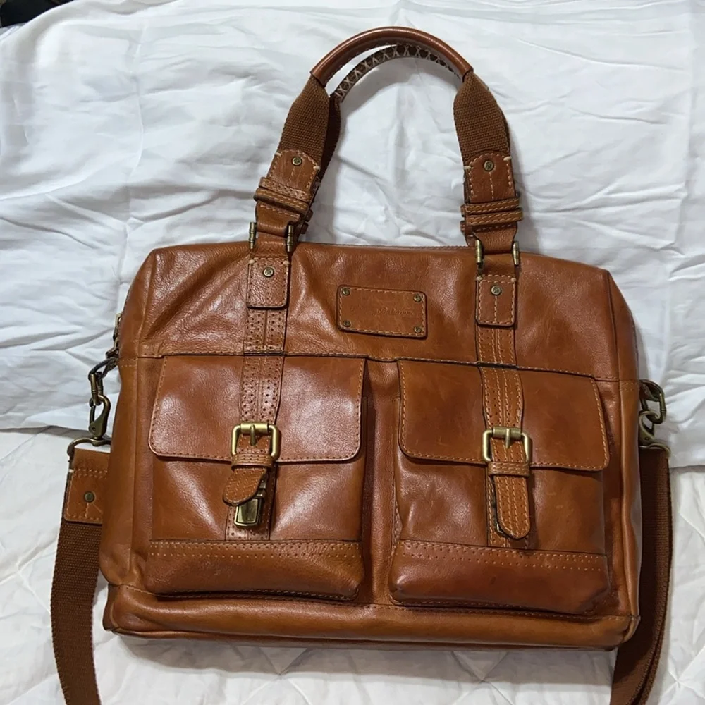 Gorgeous Tommy Bahama Leather Briefcase messenger bag